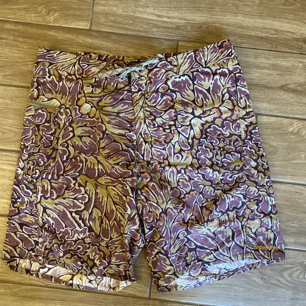 Patagonia Shorts Adult 36 Swim Trunks Hawaiian Lightweight Board Outdoors Logo